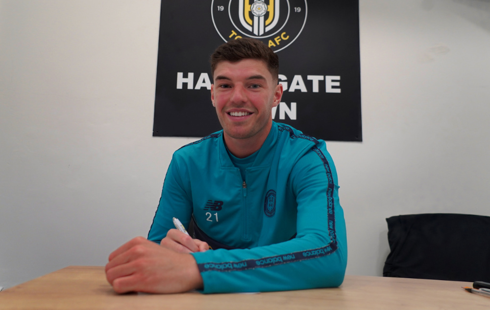 Ellis Taylor signs contract extension