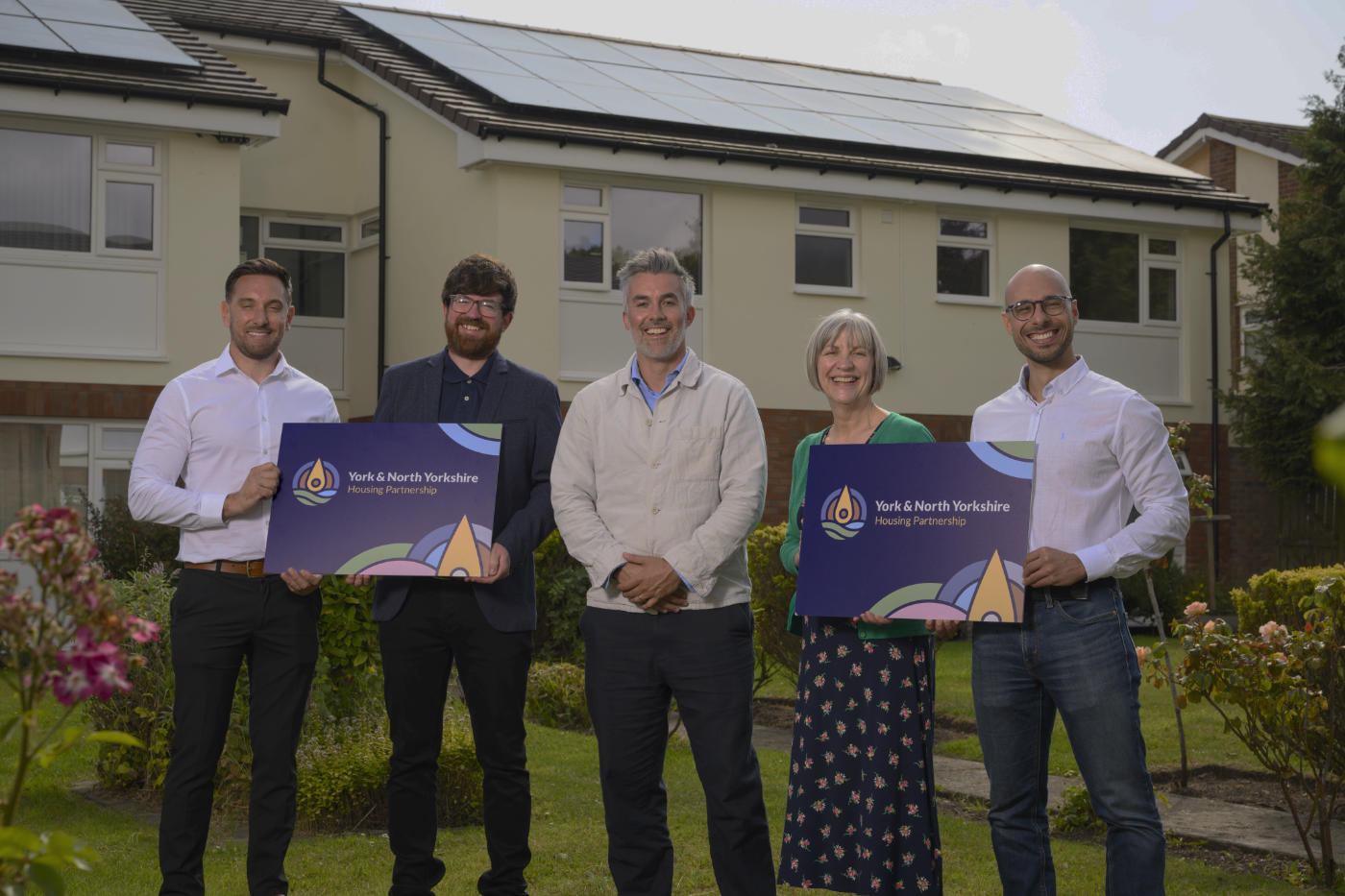 Jamie Whitaker, Asset Sustainability Manager at Beyond Housing Bob Spedding, Net Zero Workstream Member at York and North Yorkshire Housing Partnership David Skaith, Mayor of York and North Yorkshire Rosemary Du Rose, Chief Executive at Beyond Housing Marco Aulino, Senior Delivery Manager at E.ON
