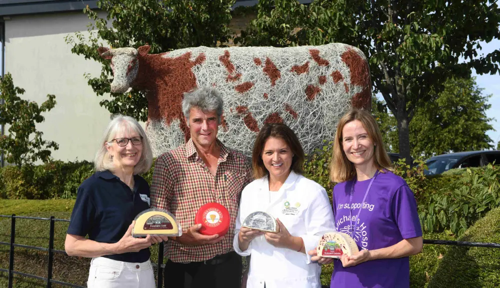 L-R) Kathryn Philips and Richard Schofield of Field Nurse, GYS Chief Cheese & Dairy Steward Caroline Bell and Lucy Wiltshire of Saint Michael’s Hospice-1