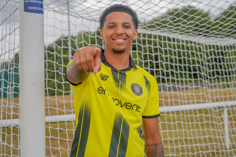 Harrogate Town AFC have signed left wing-back Ethan Bristow